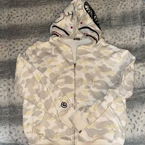 Men’s or Women’s Full zip up Bape Glow in the Dark Shark White Camo Hoodie. Sz.L